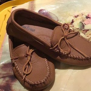 Minnetonka Ladies Moccasins, Size 10